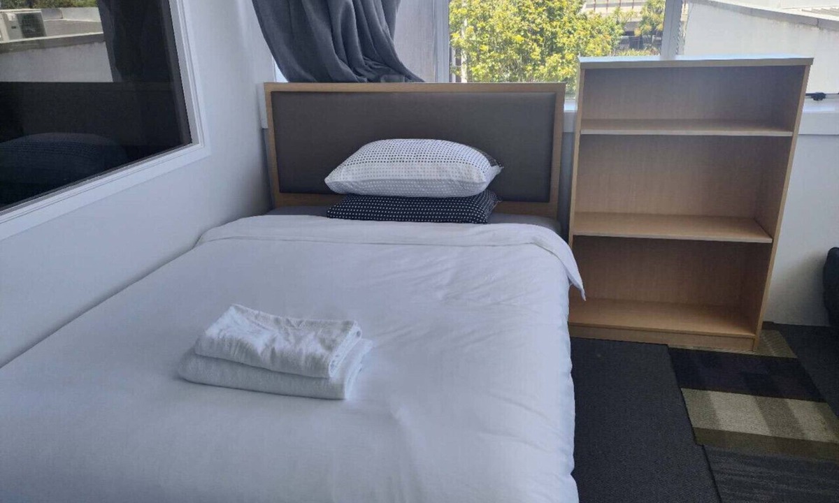 Auckland Apartment | 1 Double 1 Single 2 Sofa Beds Suite 2