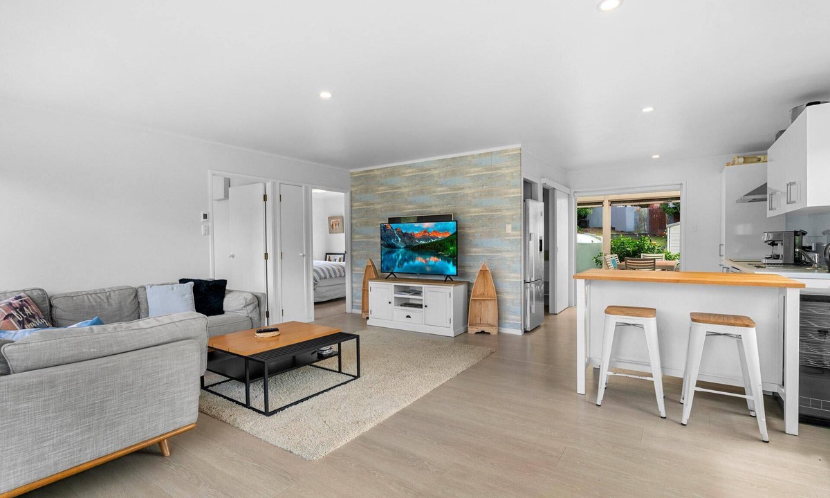 Mangawhai Heads House | 13 Olsen - Sunny Bach in Mangawhai Head's Golden Circle