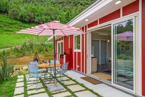 Tararua Forest Park House | 2 Bedroom Eco Cottage - Waikanae