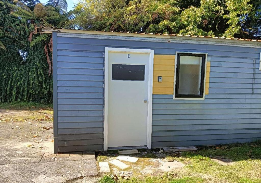 Kawaha Point Ski Chalet | 2 double and 1 sofa beds chalet