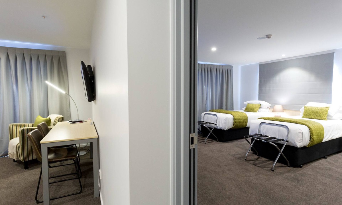 Addington Hotel | 2 on Whiteleigh and 239 on Lincoln Motel