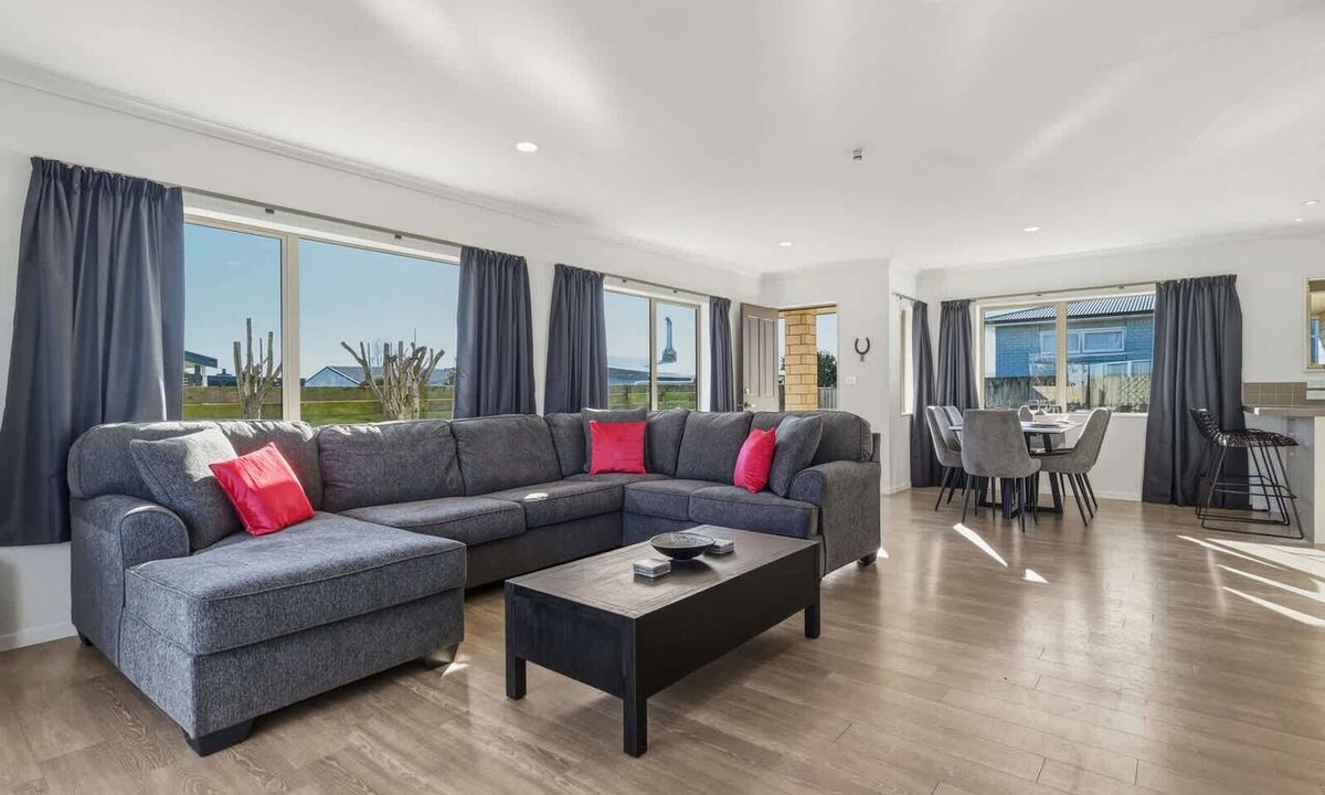 Owhata House | 25A Hideaway - Gated, Fenced Yard, Sleeps 6