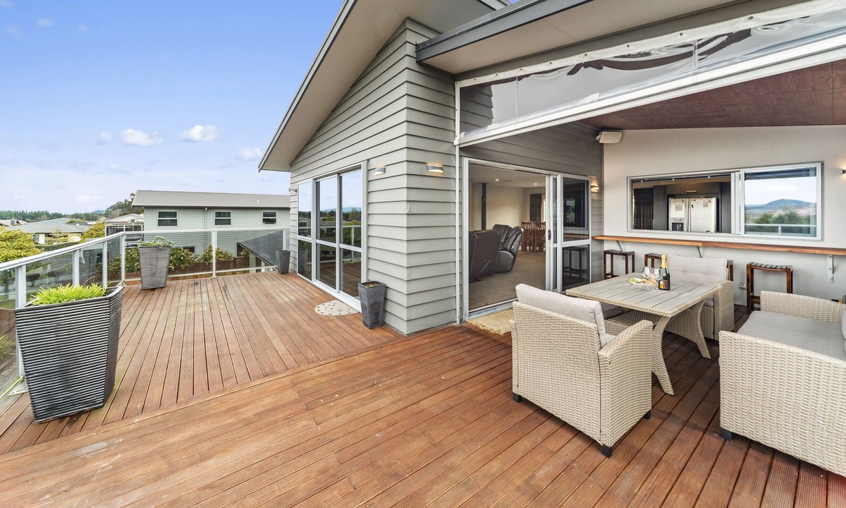 Nukuhau House | 4 Bedrooms, 2.5 Bathrooms
