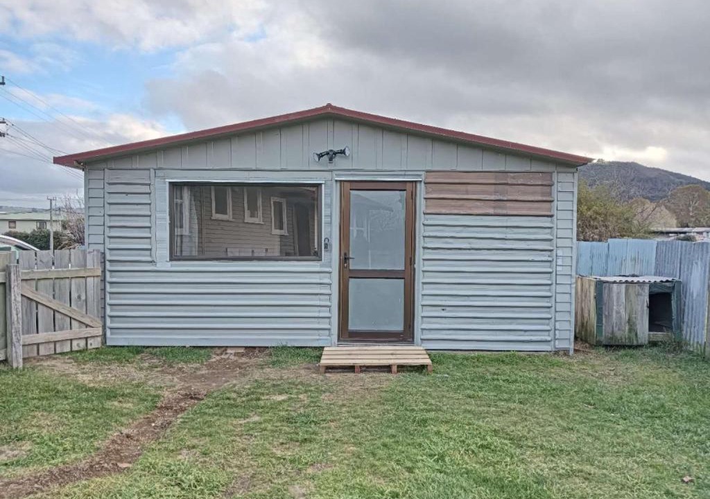 Kawaha Point Ski Chalet | 4 Double and 2 Sofa Bed Studio B