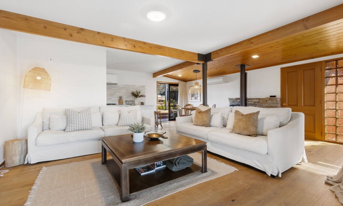 Wanaka House | 4BR Wanaka Home | Walk to That Wanaka Tree & Lake