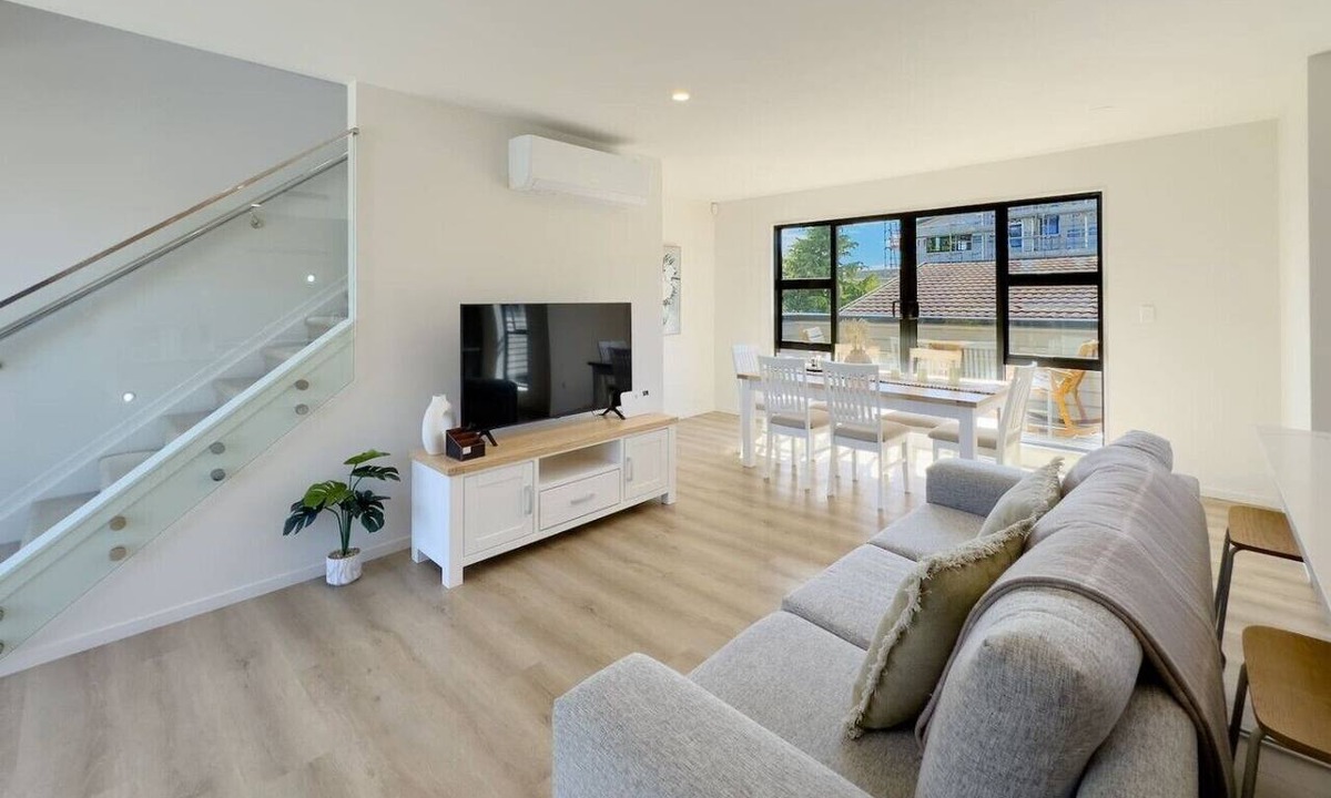 Forrest Hill Villa | 4Bs Newly Built Spacious Townhouse in Forrest Hill