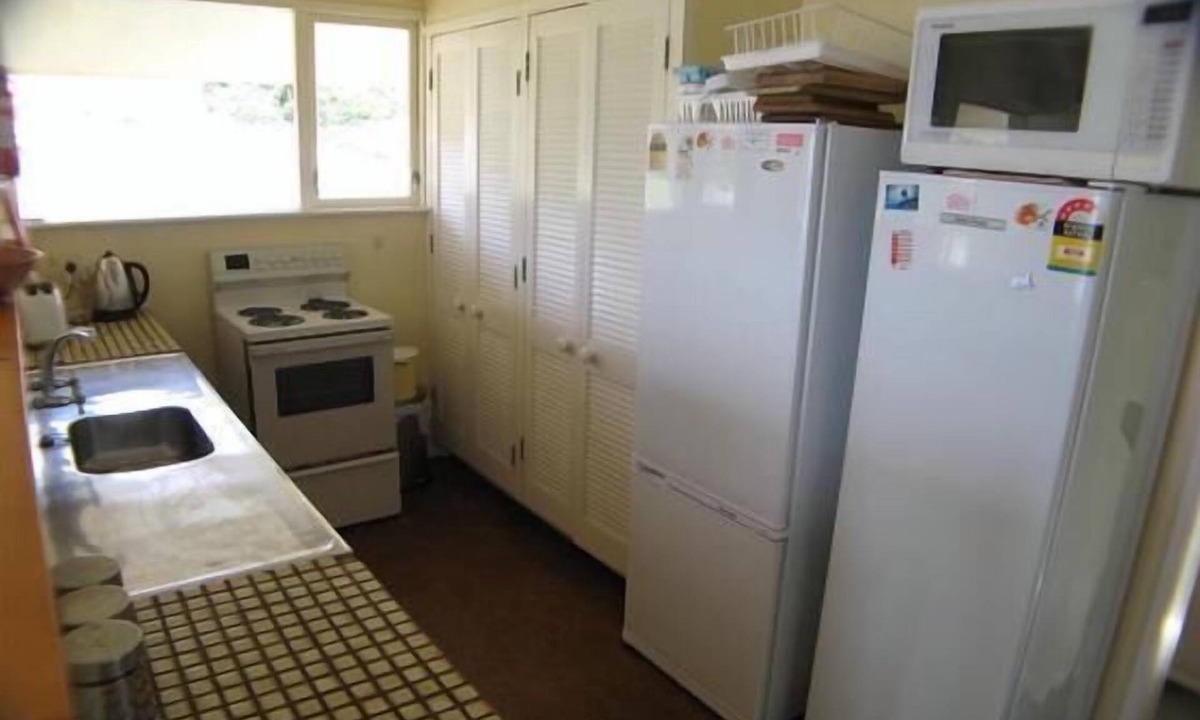 Port Charles House | 5 Bdrm Beachfront Family Escape