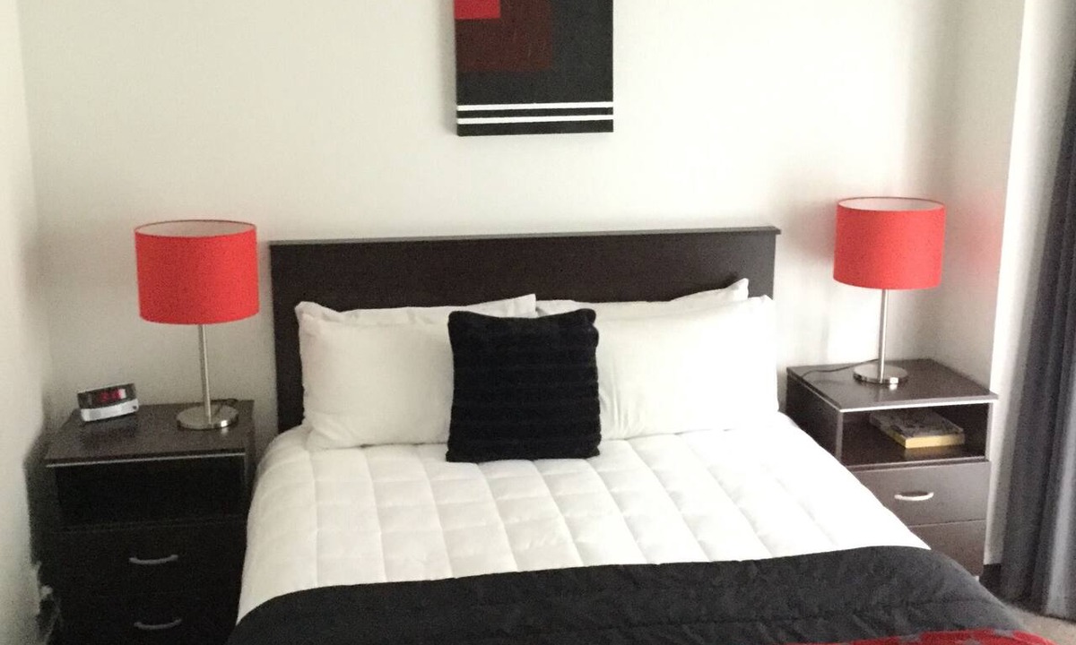 Petone Hotel | 83 By the Sea Motor Lodge