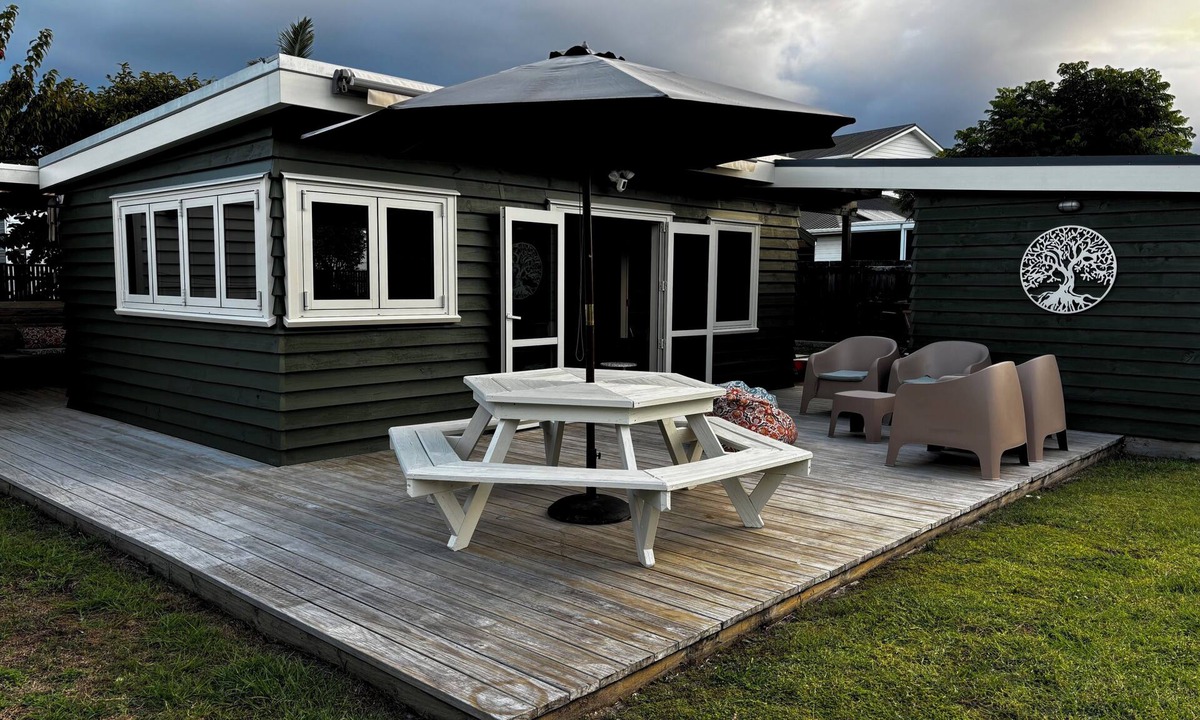 Whitianga House | A relaxed coastal bach made for slowing down - 2 min to the beach