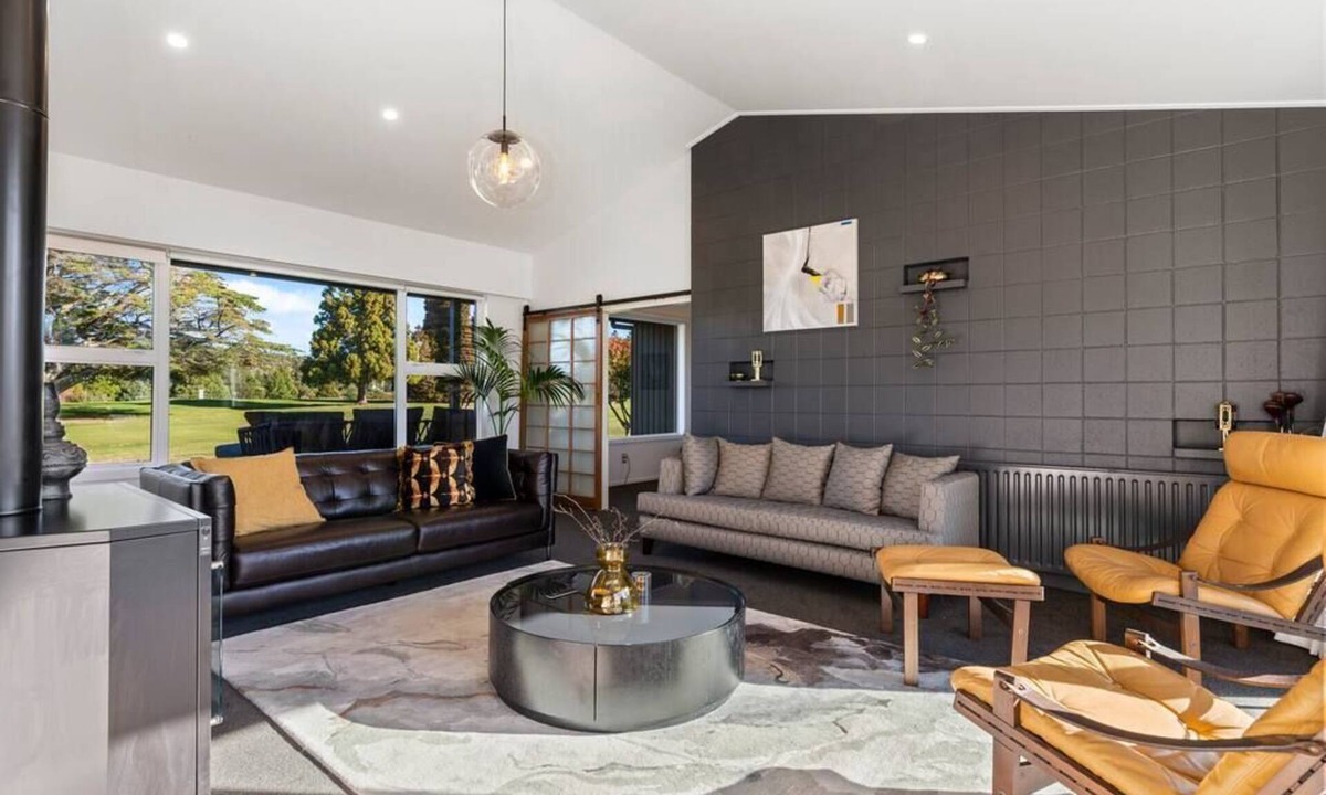 Rotorua House | Above Par Golf Course Villa with Hot Tub 4bd3.5bth