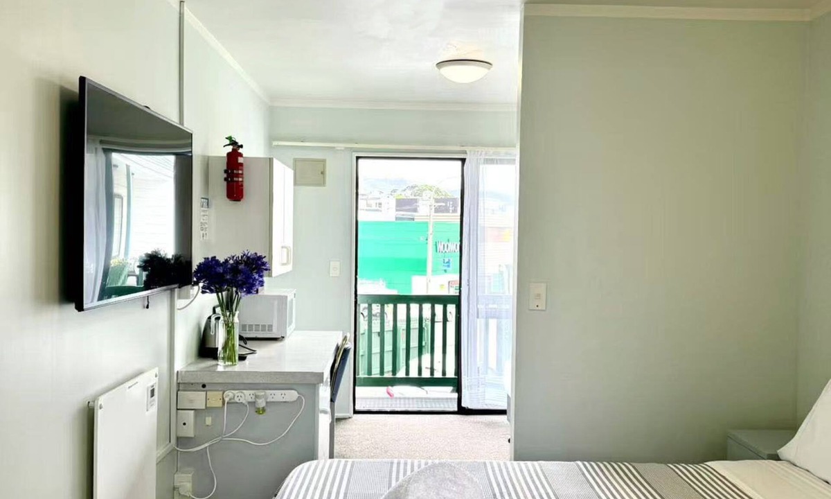 Newtown Hotel | Adelaide Motel
