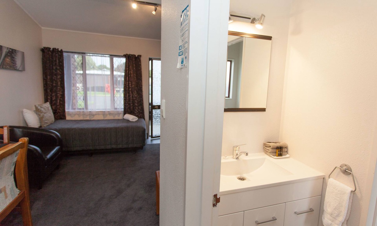 Whakatane Hotel | Alton Lodge Motel