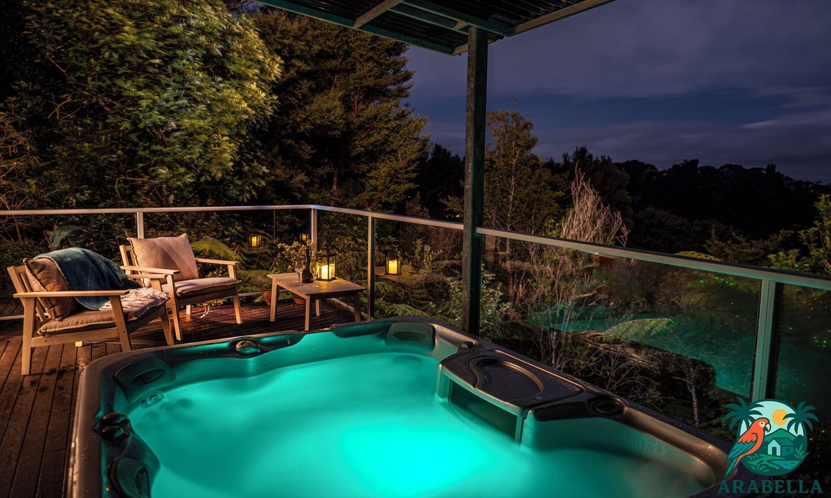 Opua Apartment | Arabella Hideaway | Private Spa & Bay Views.