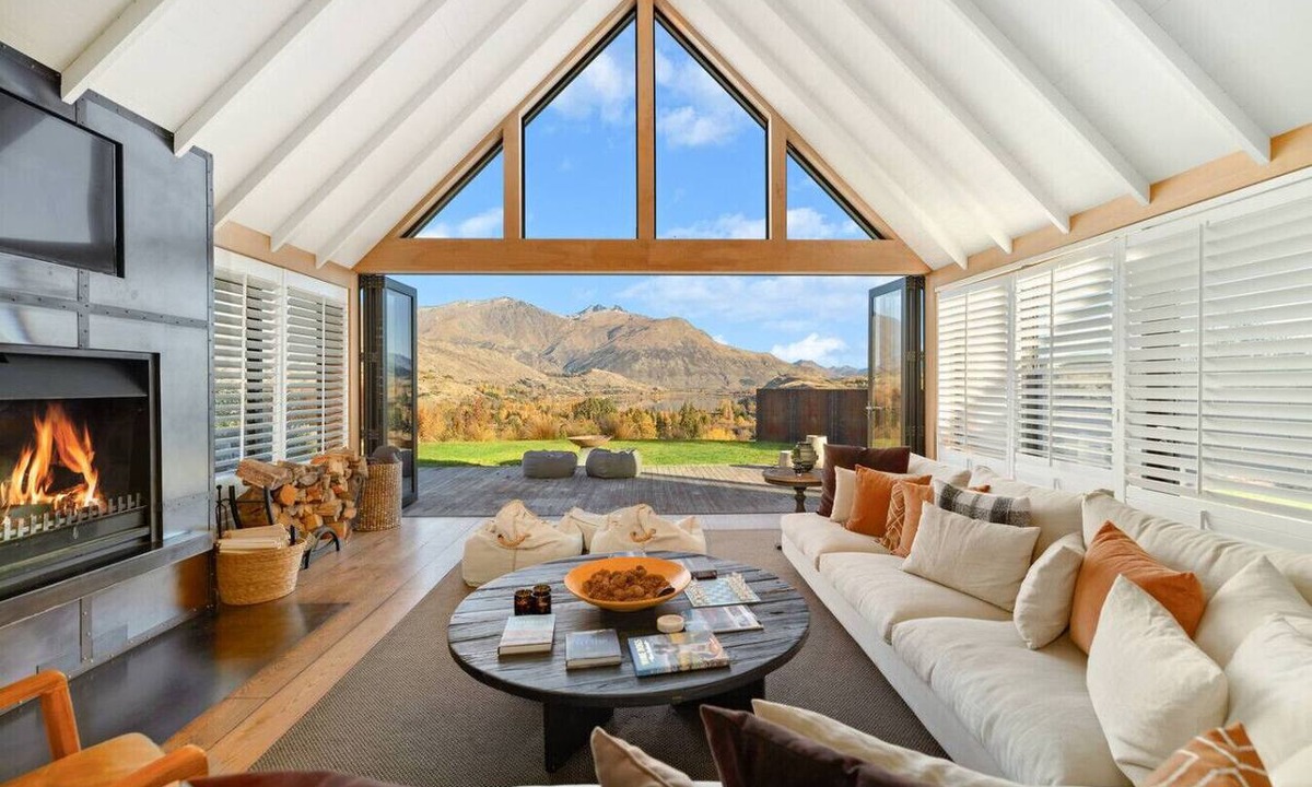Arrowtown Villa | Aroha Homestead by MajorDomo | 6-Bedroom Rural Estate with Infinity Pool, Spa & Panoramic Millbrook, Lake Hayes & Remarkables Views