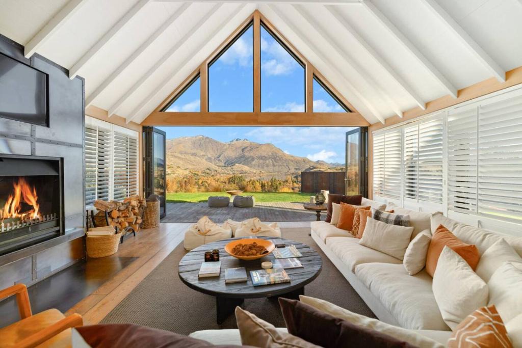 Arrowtown Villa | Aroha Homestead Luxury Holiday Home by MajorDomo