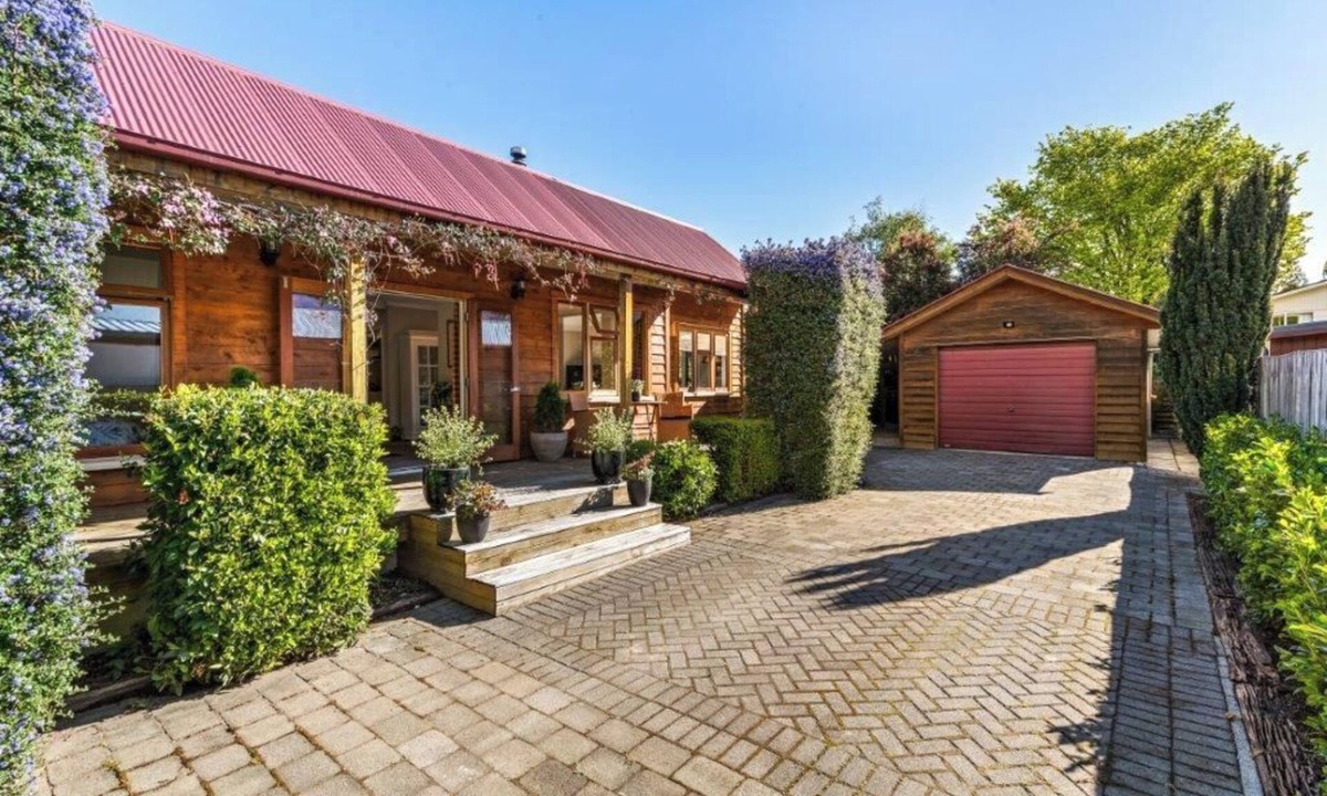Arrowtown House | Arrowtown Cottage on Centennial