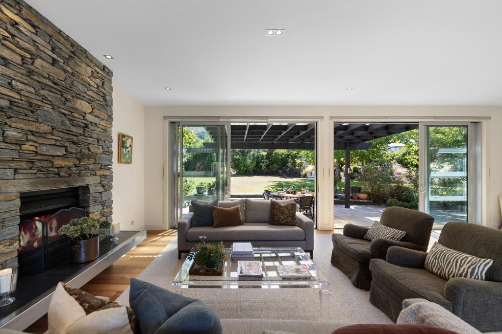 Arrowtown House | Arrowtown Home near Golf, Biking & Walking Trails