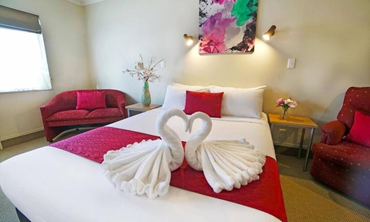 Hamilton Lake Hotel | Ashwood Manor Motor Lodge