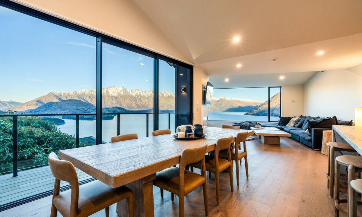 Fernhill House | Aspen Ridge by MajorDomo | Fernhill Villa with Lake Views, Infrared Sauna, Spa Pool & Outdoor Fireplace