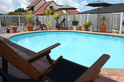 Woodhill Hotel | ASURE Avenue Heights Motel