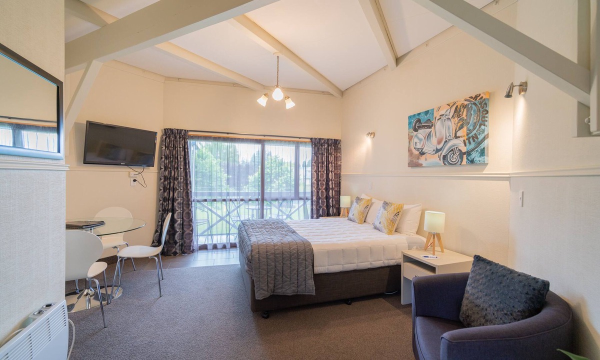 Te Anau Hotel | ASURE Explorer Motel & Apartments