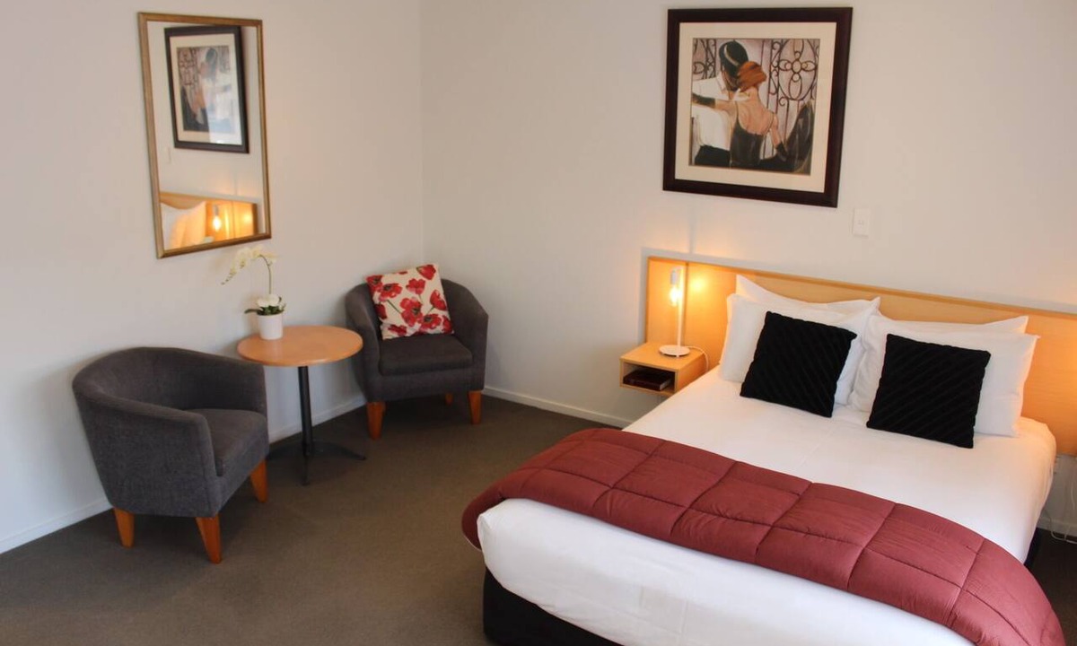 Katikati Hotel | ASURE Kaimai View Motel