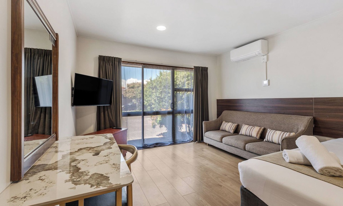 Mangere Hotel | Auckland Airport Easy Hotel