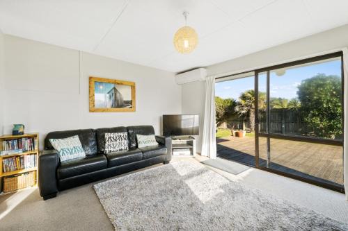 Otaki Beach House | Babbacombe Bach - Otaki Beach Holiday Home