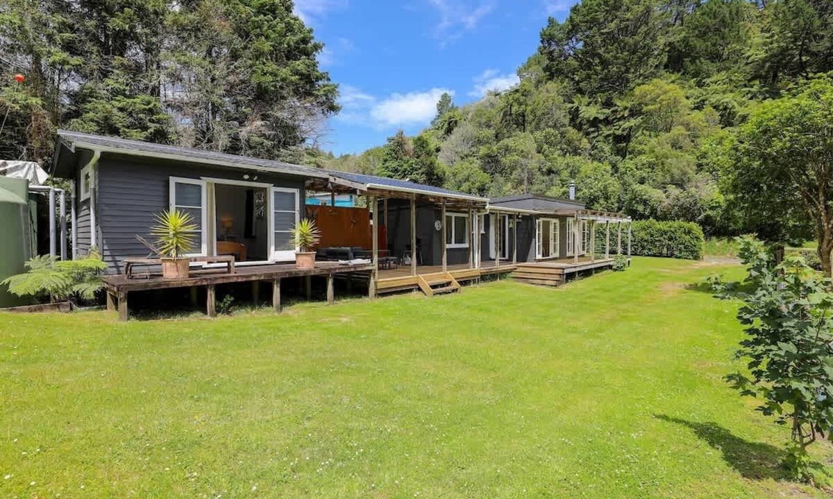 Rotoma House | Back of Beyond - Lake Rotoehu, Kayaks, Sleeps 6