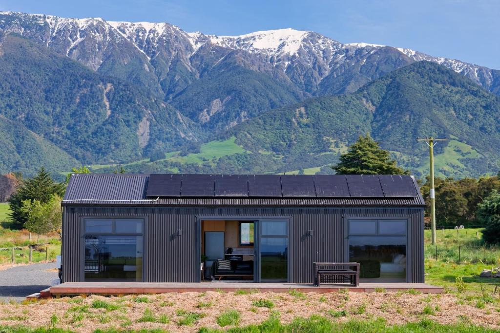 Hapuku House | Bay Paddock - Kaikoura Holiday Home