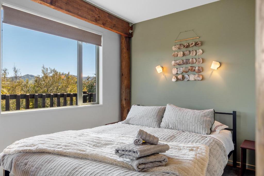 Diamond Harbour Apartment | Bayview Studio