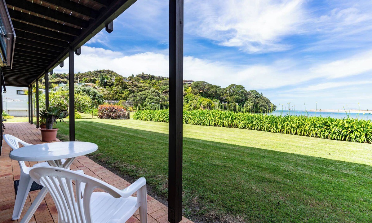 Mangawhai Heads House | Beachfront Marvel - Mangawhai Heads holiday unit