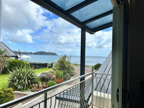 Onetangi Apartment | Beachfront on Waiheke