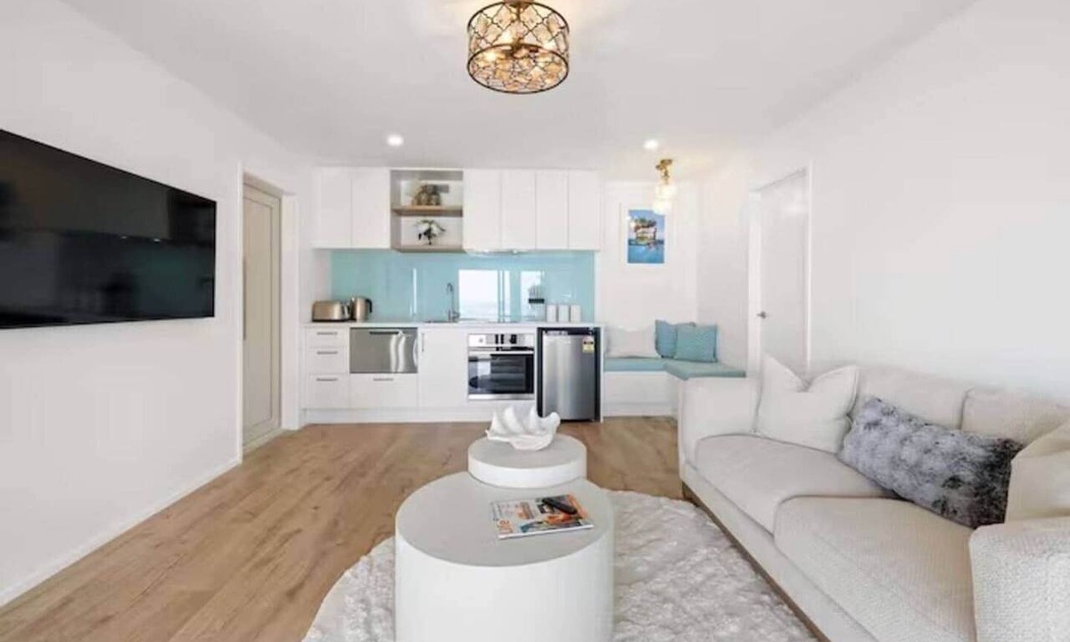 Bell Block House | Beachfront Studio - Ocean Views - Bell Block