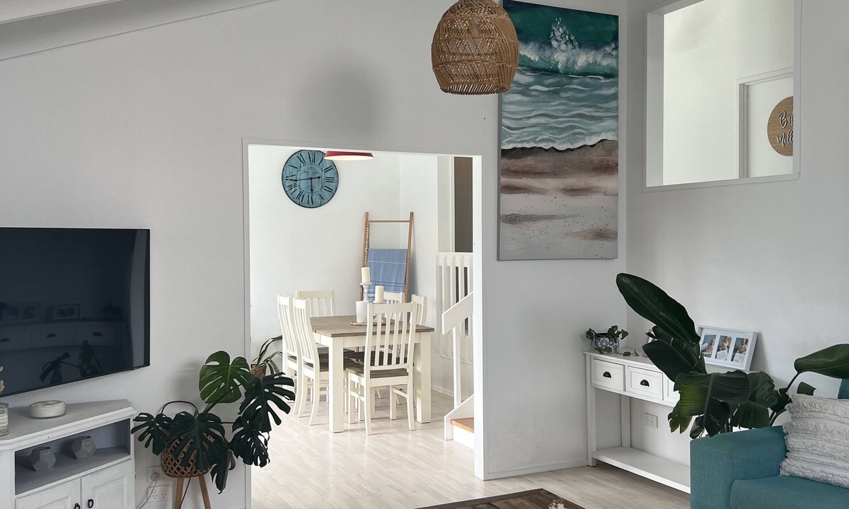 Manly House | Beachside living - 2 min walk to Big Manly Beach!