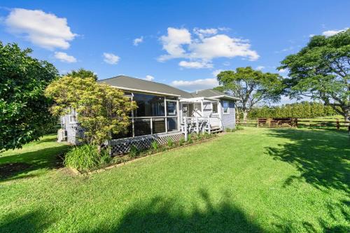 Oakura House | Bell Cottage - Oakura Holiday Home