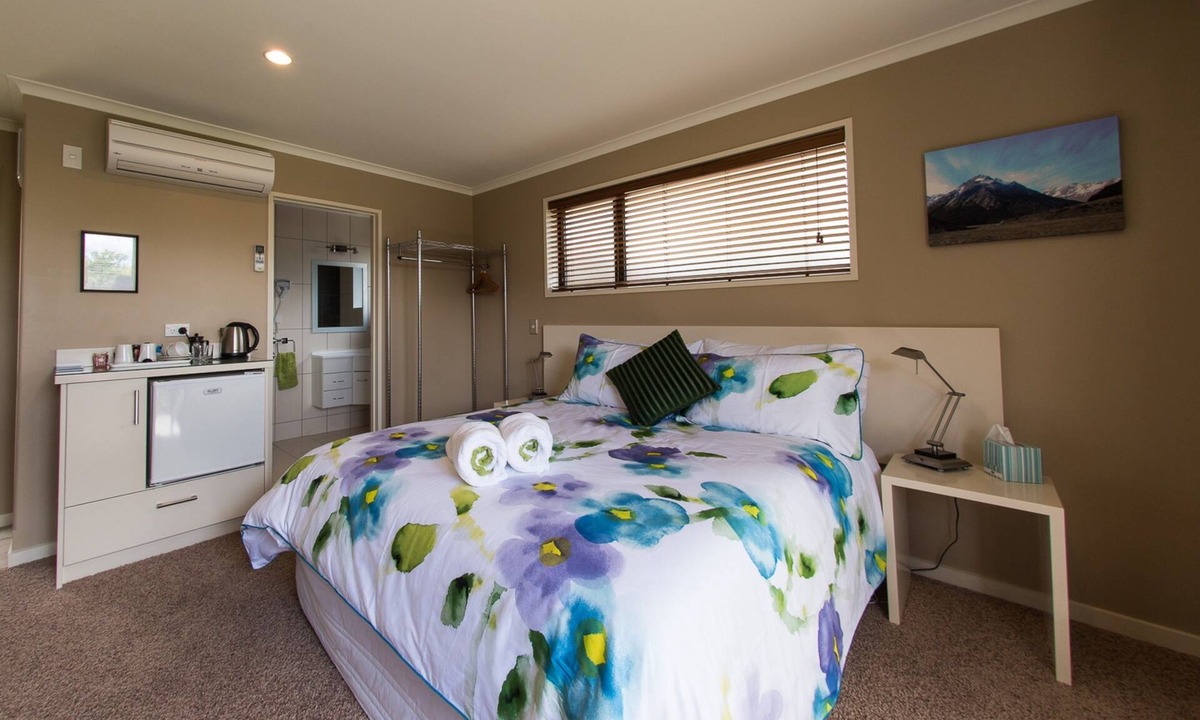 Omarama Bed & Breakfast | BigSky Bed and Breakfast