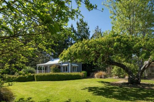 Marlborough House | Birch Hill Cottage in Wairau Valley