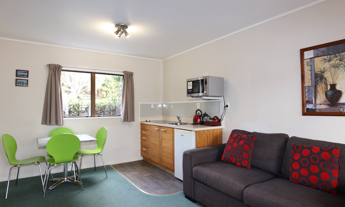 Pukekohe Hotel | Bk's Counties Motor Lodge