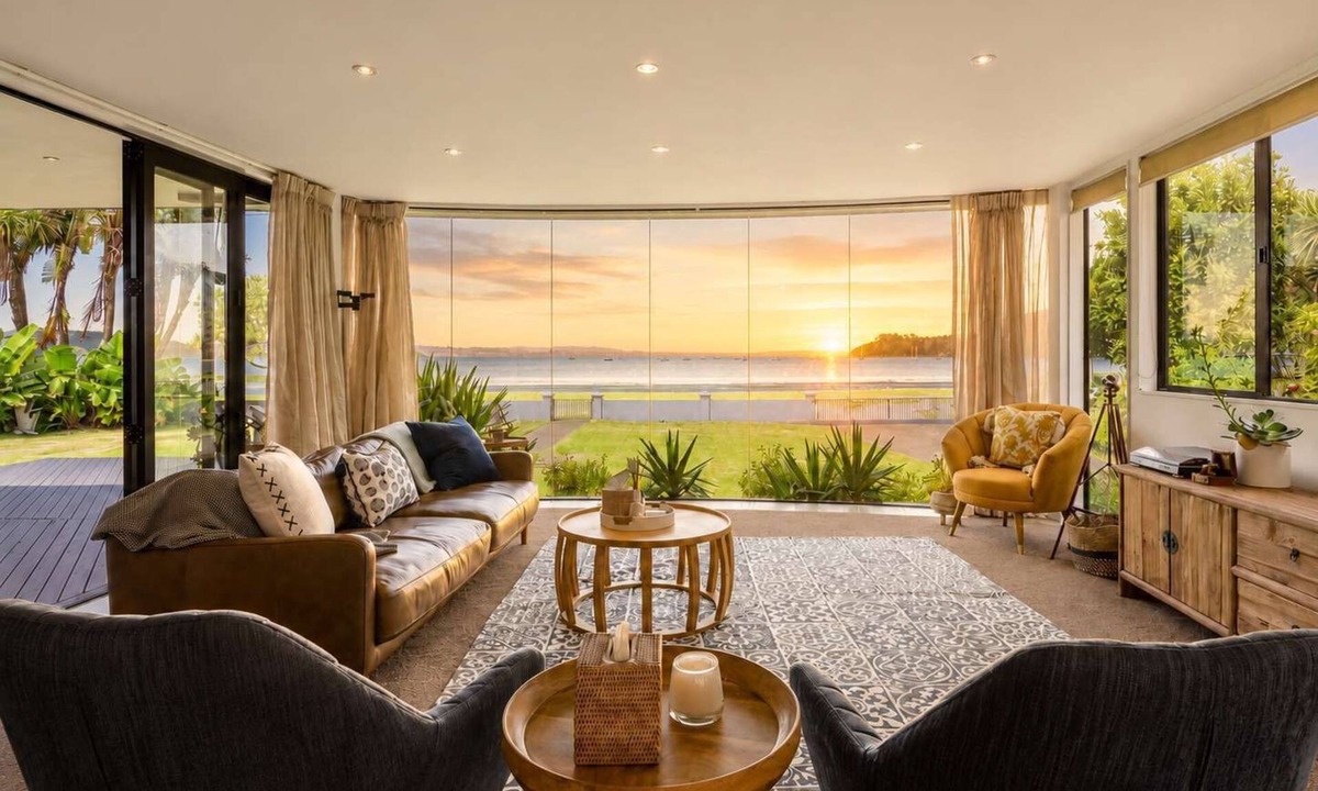 Blackpool House | Blackpool Bayside - Spa - Easy Walk to Oneroa
