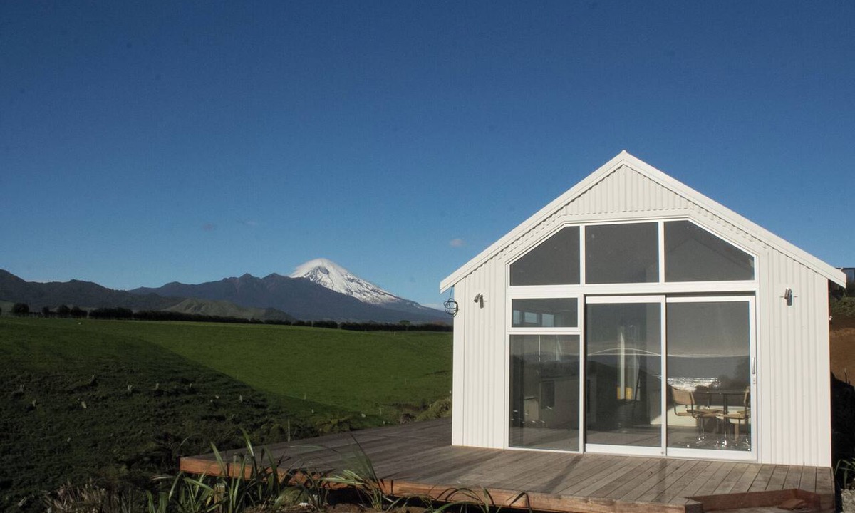 Pitone Cottage | Brand new private cottage. Only 5-min walk to beach
