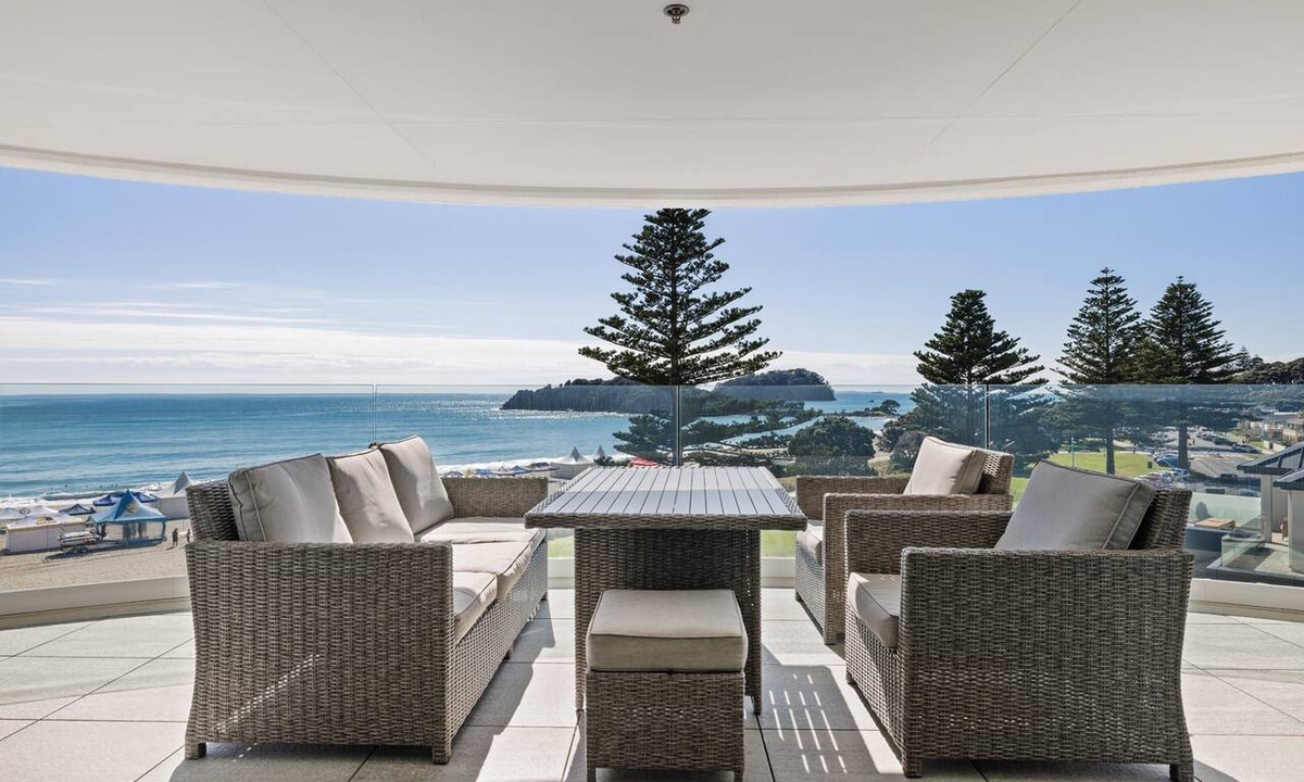 Mount Maunganui Apartment | Breakwater - Views, Pool, Sauna and Gym