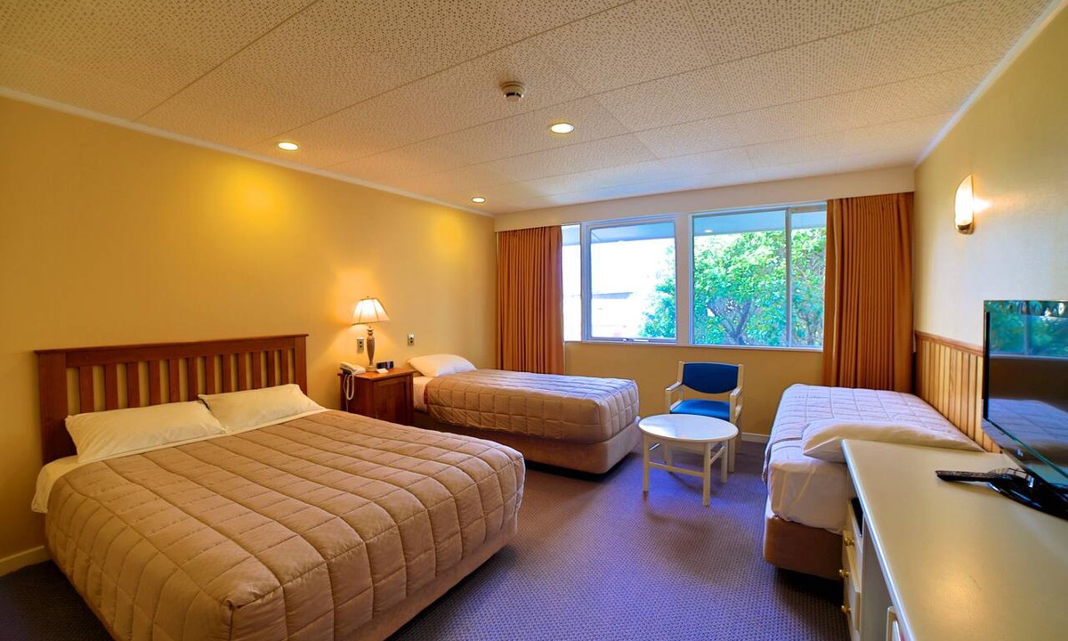 Kilbirnie Hotel | Brentwood Hotel