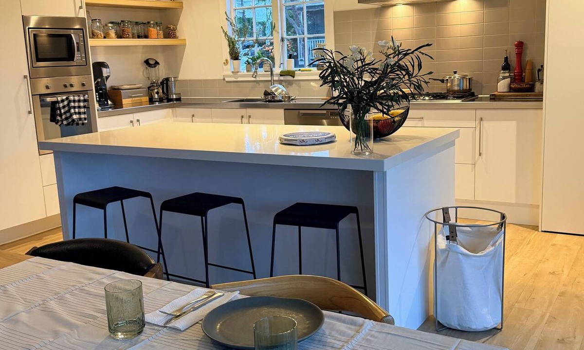 Grey Lynn House | Brilliantly located, warm & stylish family home with garden and tonnes of space