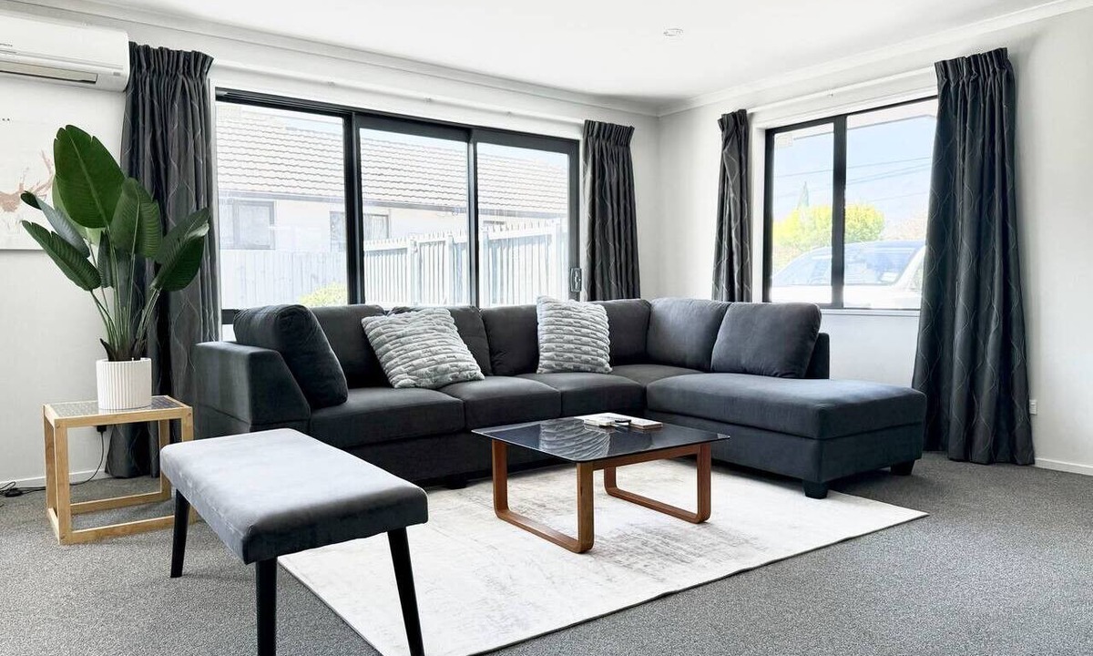 Burnside House | Burnside family home with garden and parking in Christchurch
