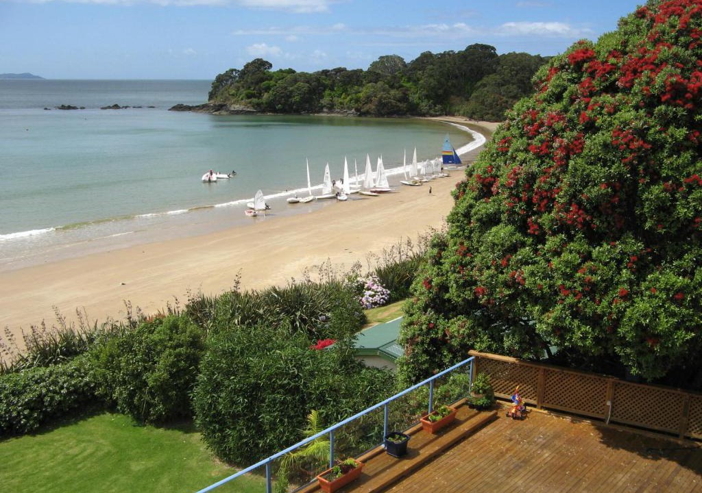 Coopers Beach Apartment | By the Bay Beachfront Apartments