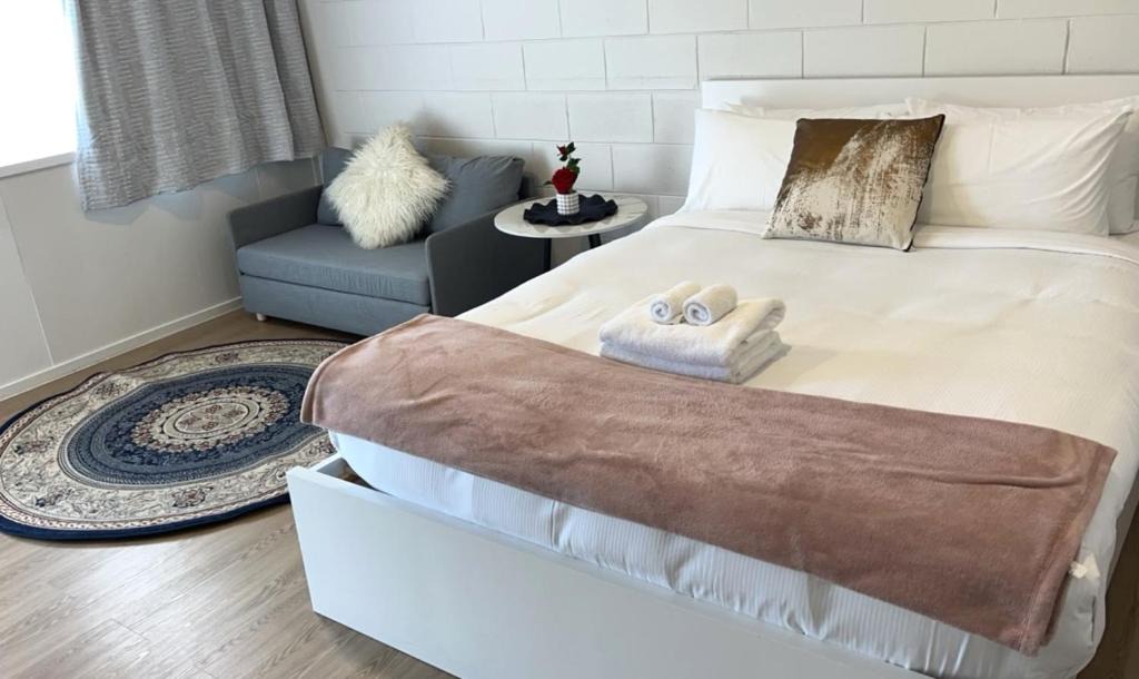 Epsom Hotel | Calm Studio in the Heart of Epsom Self Contained