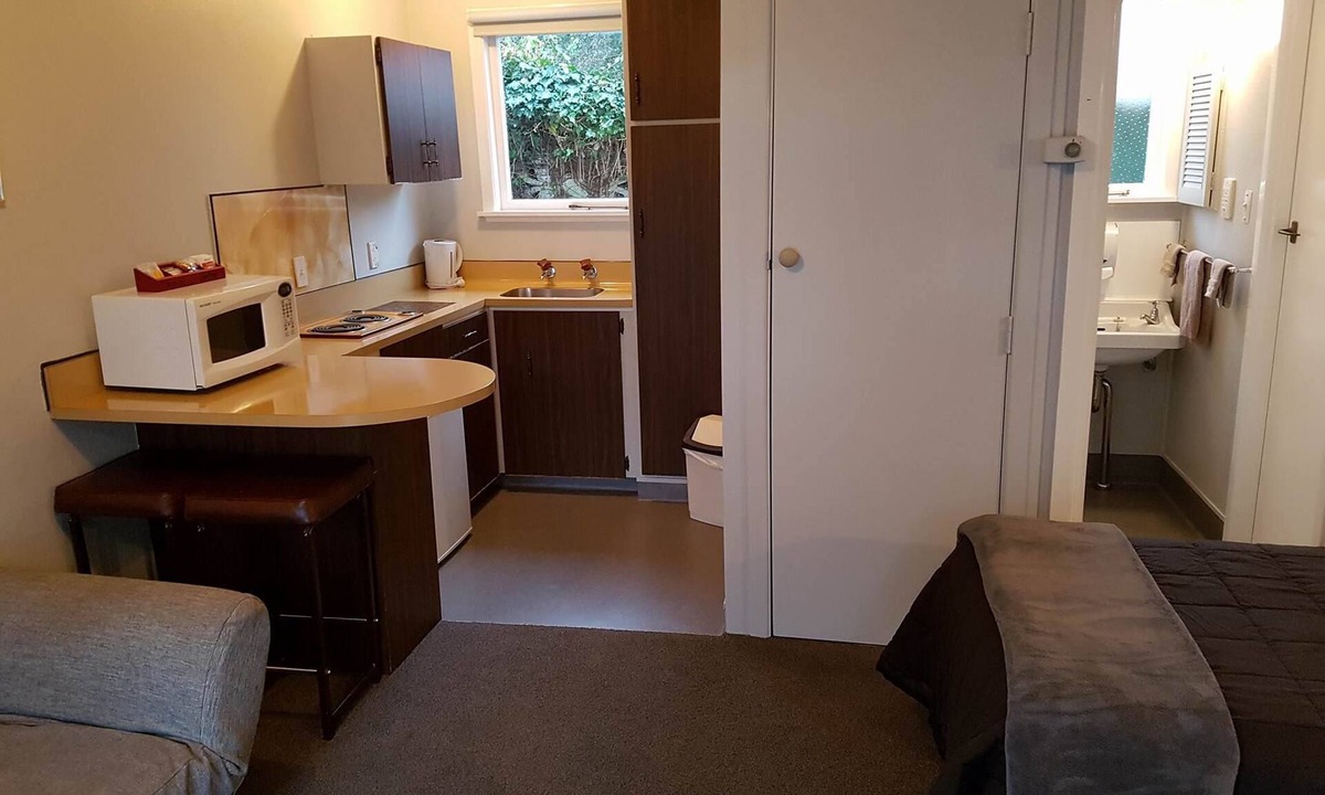Hastings Hotel | Camberley Court Motel