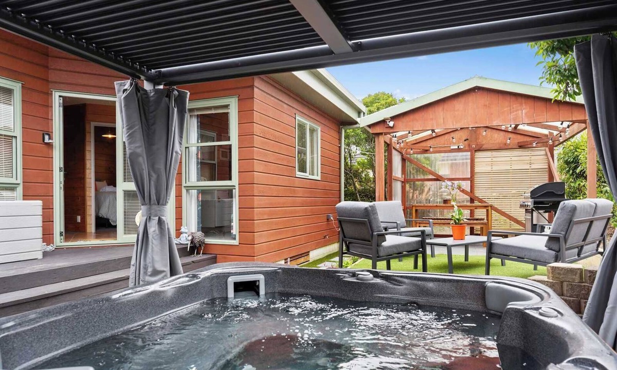 Ngongotaha Apartment | Cedar View - Spa Pool, Near Skyline, Sleeps 4