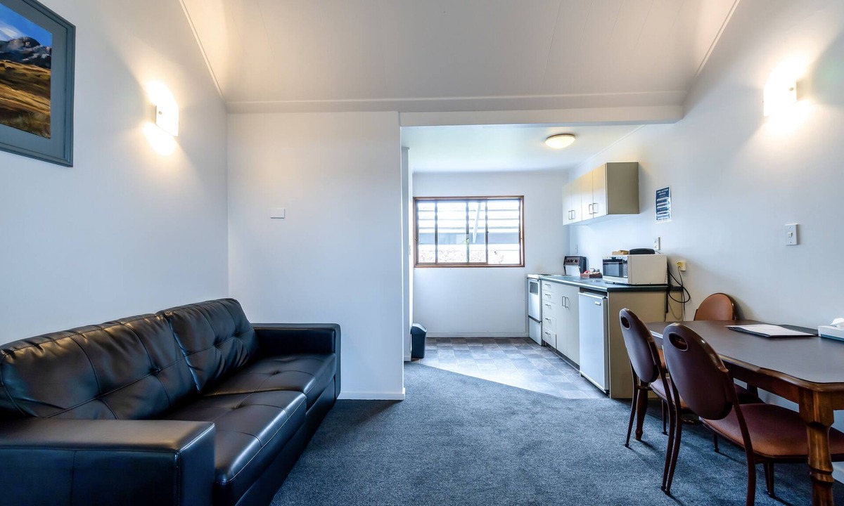 Alexandra Hotel | Centennial Court Hotel